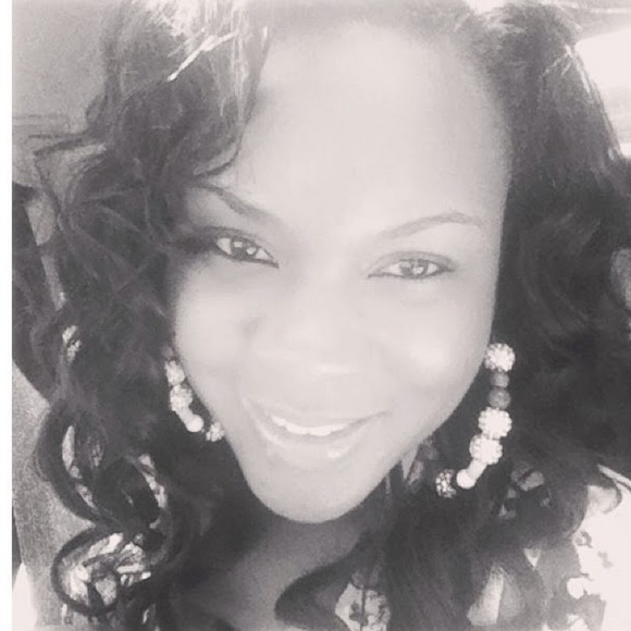 Meet your Posher, Tamina - Picture 1 of 1
